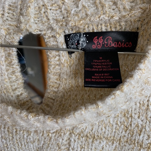 Cute gold sweater with bow on the back of neck - Picture 4 of 4